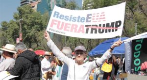 Multitudinaria marcha en México contra las políticas de Trump 1