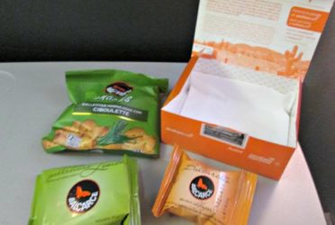 Aerolíneas Argentinas eliminará los snacks de los viajes cortos