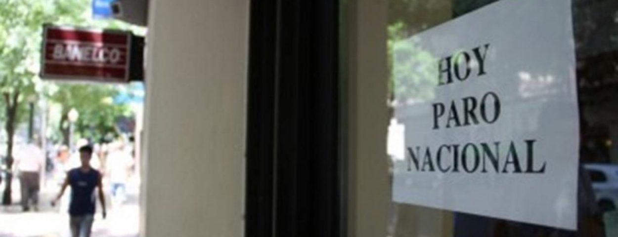 Bancarios paran hoy tres horas por reclamos salariales
