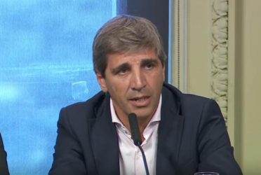 Caputo no descartó buscar financiamiento en enero