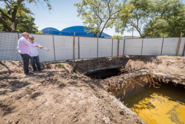 Continúan las tareas de limpieza del desagüe del Arroyo Galíndez
