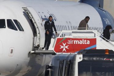 Liberaron a los pasajeros del avión secuestrado en Malta