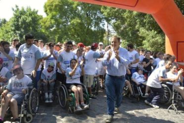 Miles de vecinos participaron de la maratón por el Día de la Discapacidad en Adrogué