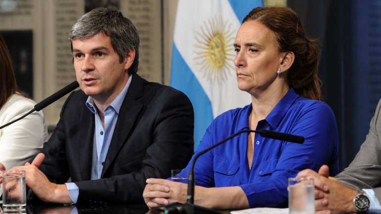 Recalculando.