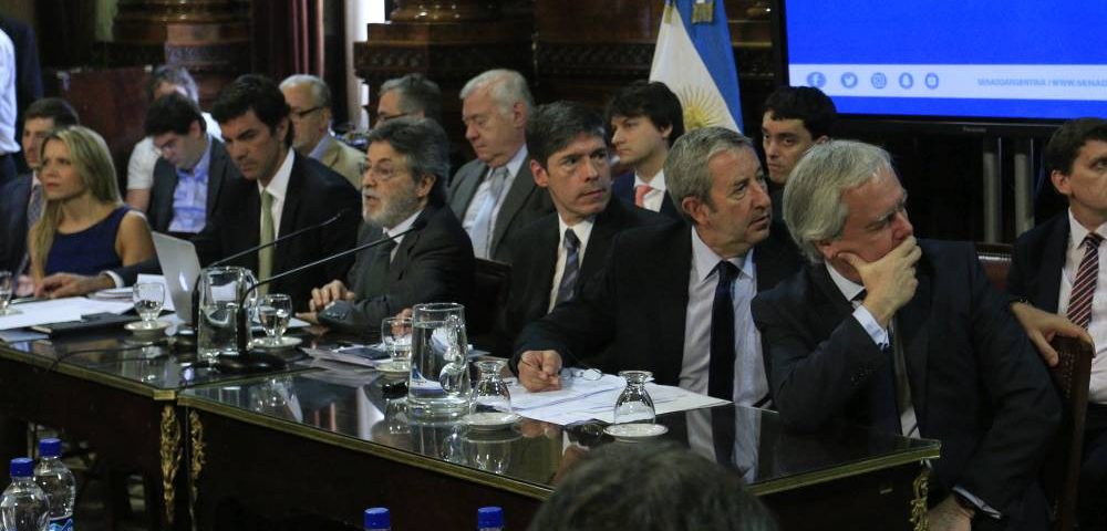 Sin dictamen en Senado, Gobierno logró aplazar debate por Ganancias