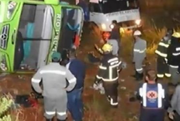 Tragedia en Brasil: volcó un micro con egresados argentinos 5