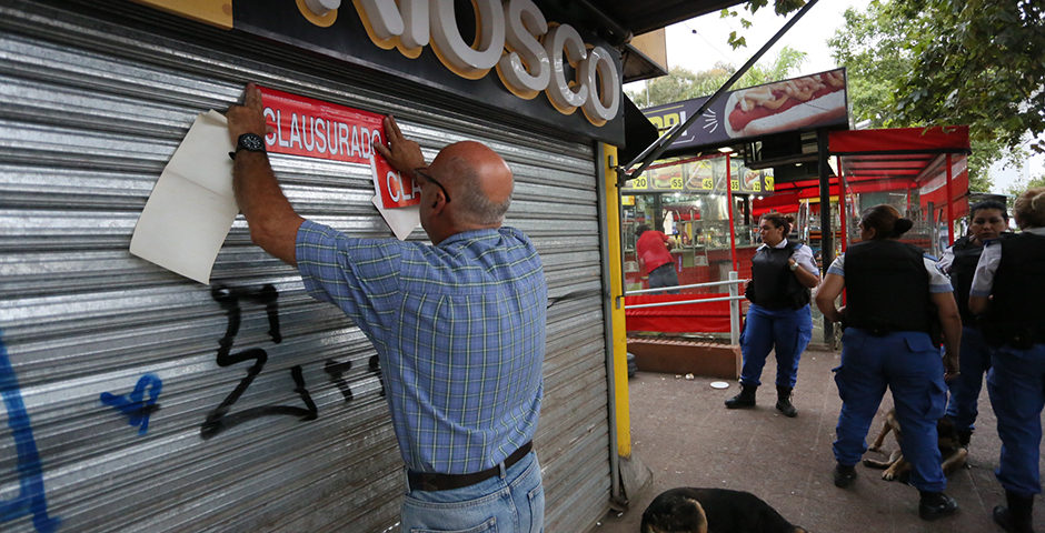 Clausuran locales por venta ilegal de bebidas alcohólicas en Esteban Echeverría