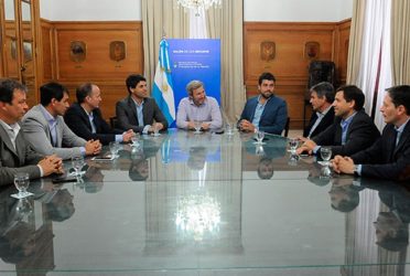 El Grupo Esmeralda se saca la primera foto del año en La Costa