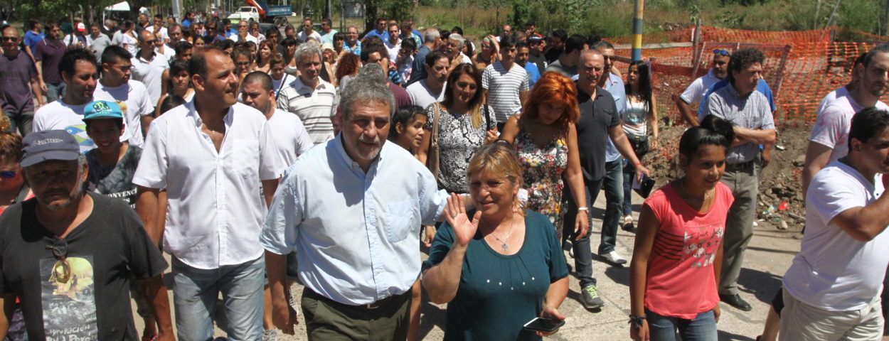 Ferraresi recorrió el barrio Villa Inflamable y prometió pavimentar calles 2