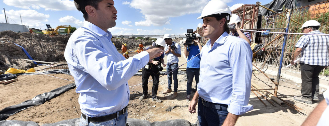 Garro, Mosca y legisladores provinciales recorrieron obra en el Arroyo El Gato