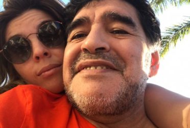 La foto de reconciliación entre Diego y Dalma Maradona