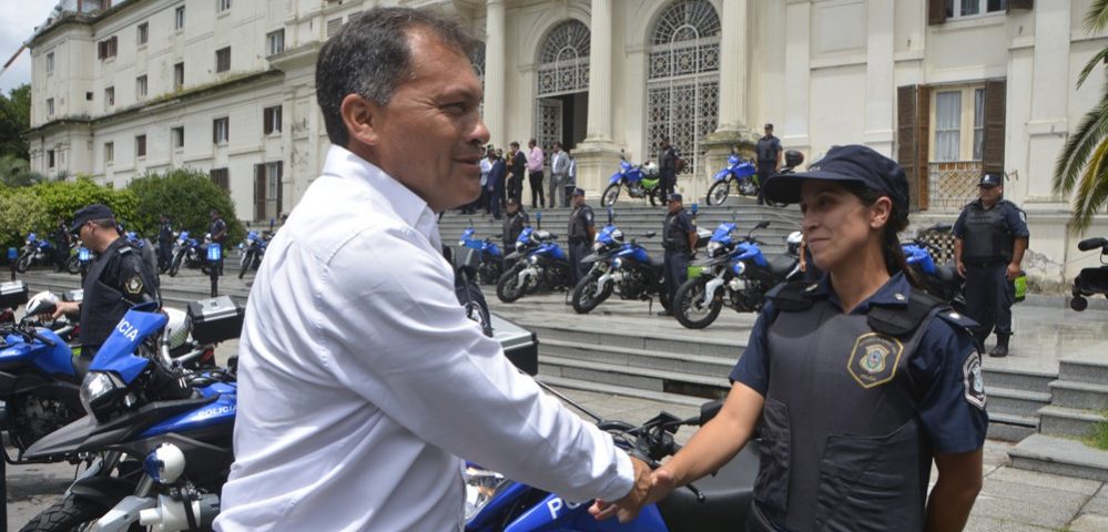 Moreno recibe equipamiento para la prevención del delito