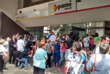 PAMI limitará entrega de medicamentos gratis a afiliados con prepaga