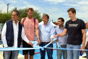 Scioli y Cascallares inauguraron un natatorio municipal en Almirante Brown