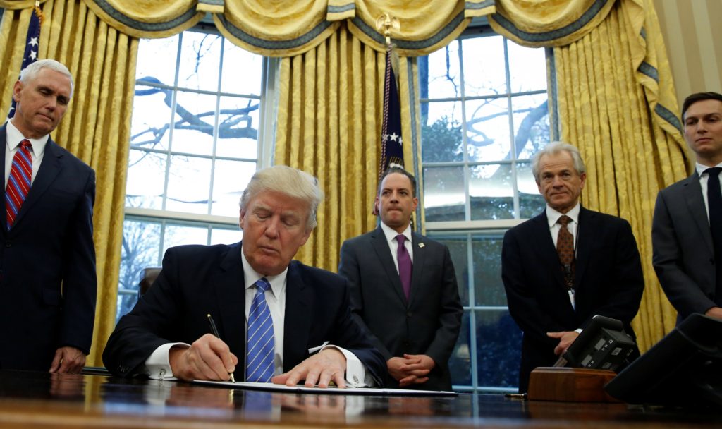 Trump le mete a presión a México: "Si no paga el muro, no hay reunión"