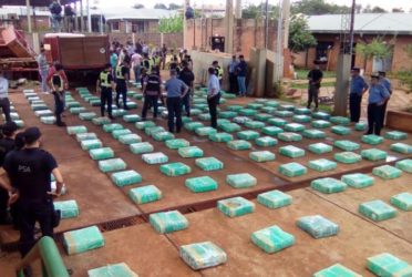 Encontraron un camión abandonado con 4 toneladas de marihuana