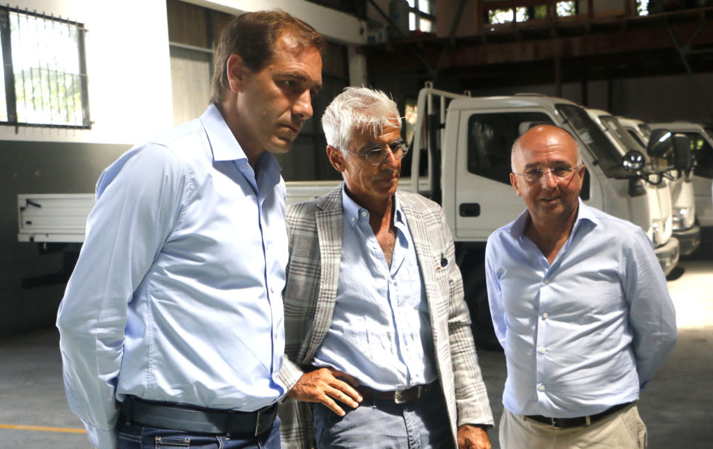 Garro anunció la instalación de la primera planta automotriz platense 2