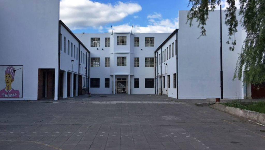 Katopodis recorrió la puesta en valor de la primaria Nº 33 de José León Suárez 3