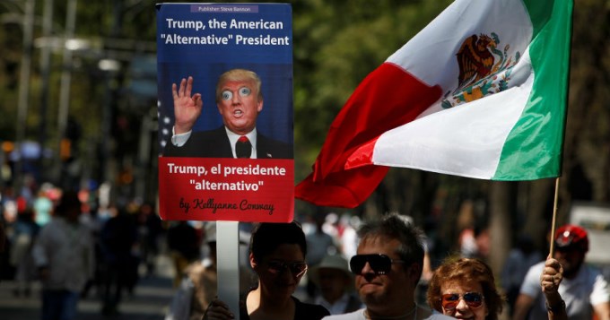 Multitudinaria marcha en México contra las políticas de Trump 2